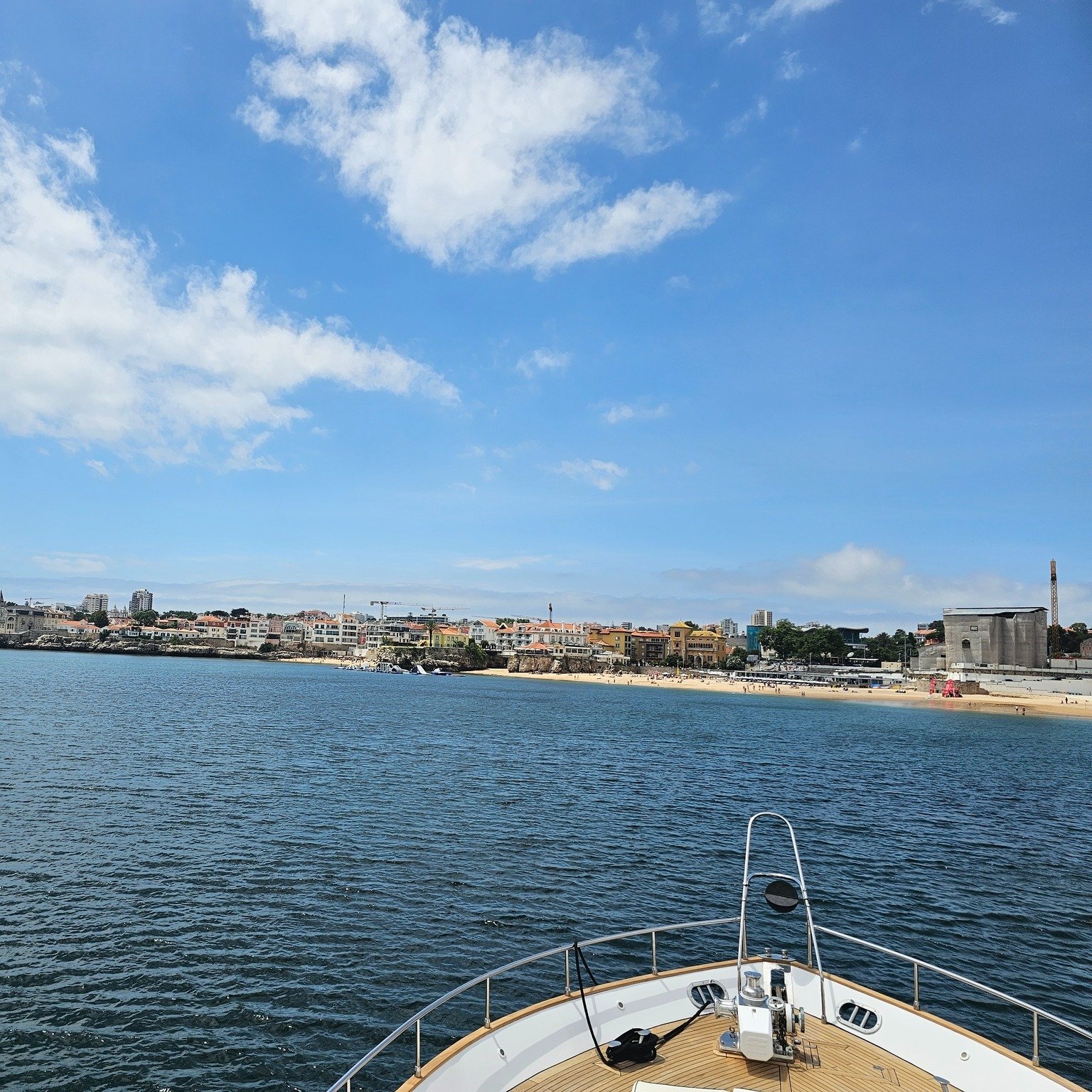 Desejamos uma "Boa Tarde" diretamente de Cascais 😎

#passeiodebarco #boattour #trip #cascais #cascaisportugal #travel #sailing #visitportugal #portugal #europe