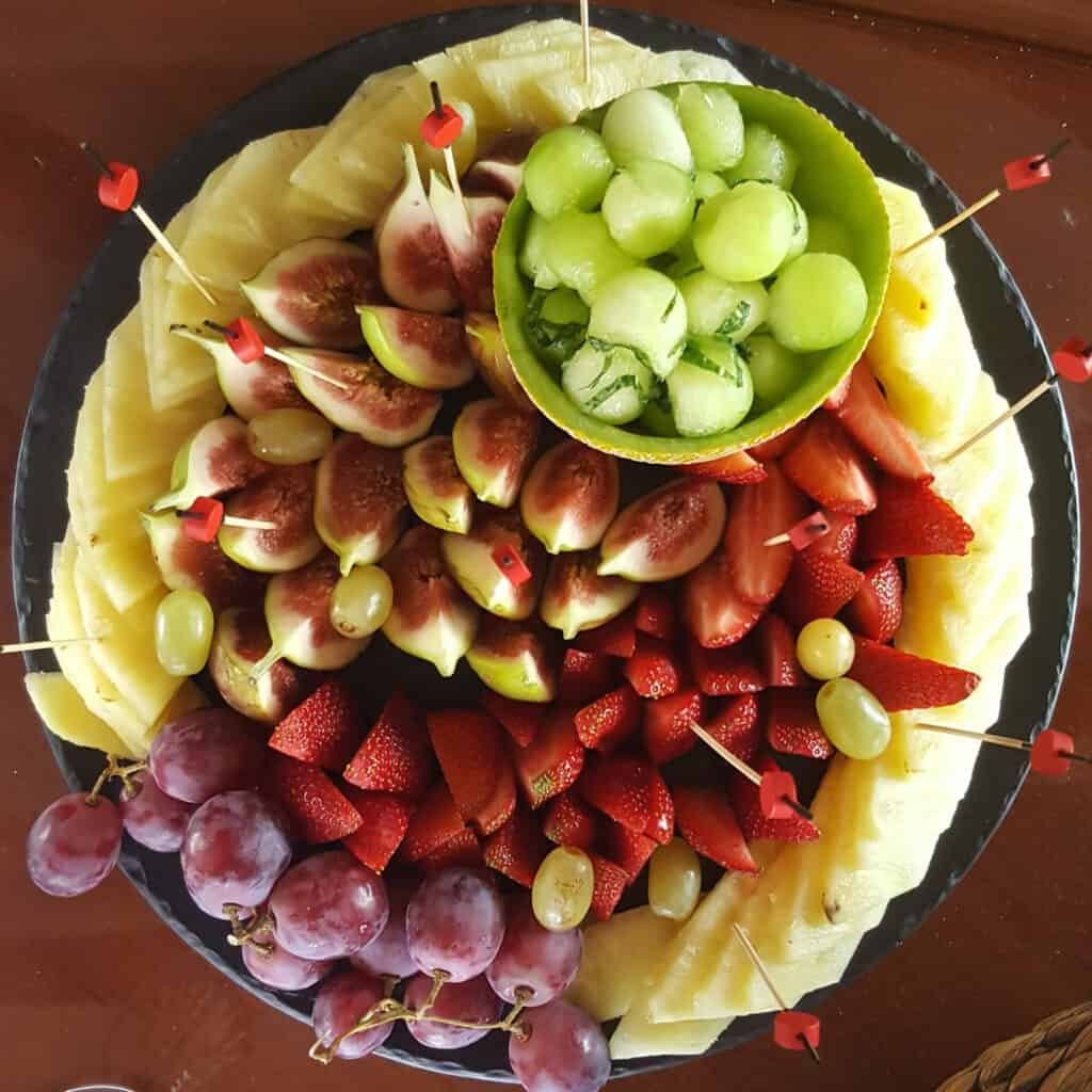 Prato com fruta fresca