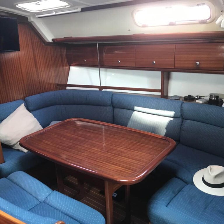 Interior tradicional del velero