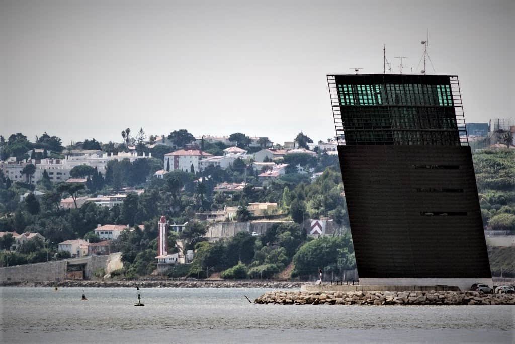Observatório de Golfinhos - Torre VTS