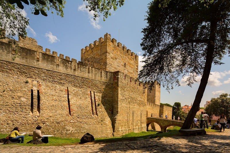 Walls of São Jorge Castle