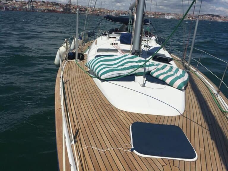 Bow of the "Primus" sailboat