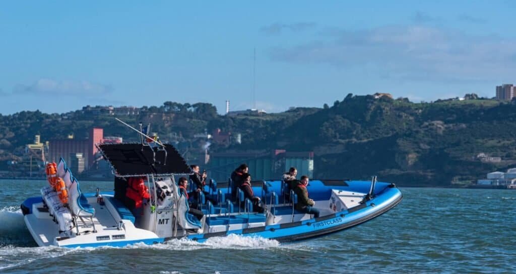 Speedboat cruising along the Tagus River