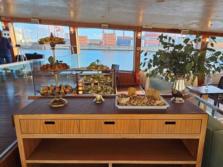 Table with some appetizers and snacks properly prepared to receive the guests