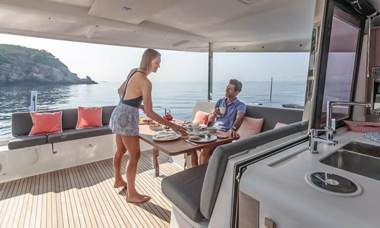 Perfect for breakfasts or dinners at sunset, in a relaxed atmosphere.