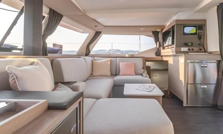 Modern decoration and air-conditioned environment.