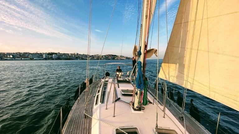 Peaceful trip along the Tagus River