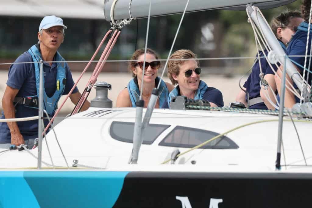 Navegando durante la regata en el río Tajo