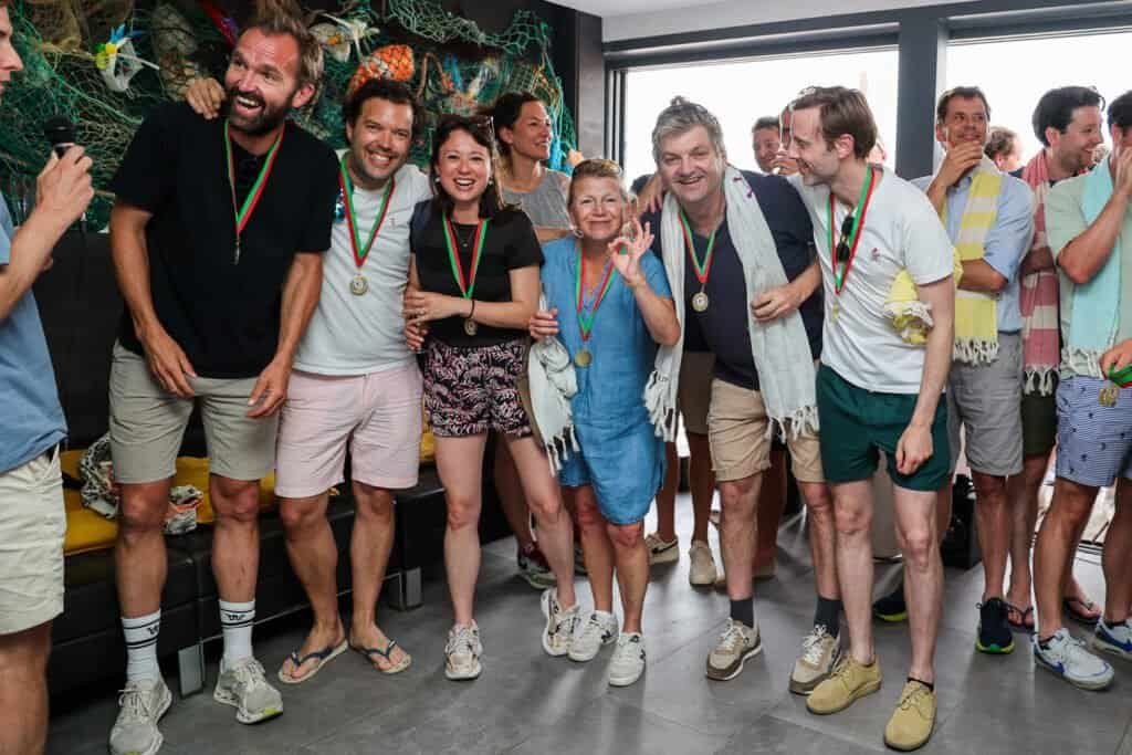 Foto de los ganadores del 1er puesto de la regata