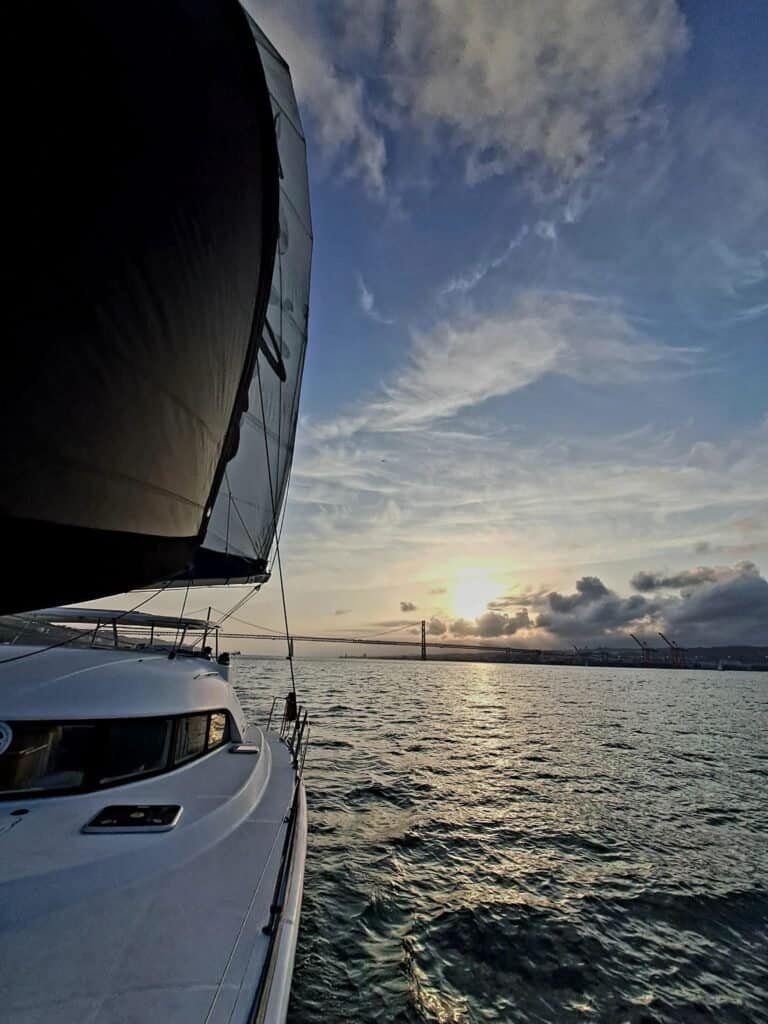 The amazing sunset on the Tagus River, observed during a private boat trip