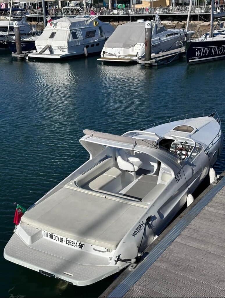 Exterior of this wonderful speedboat