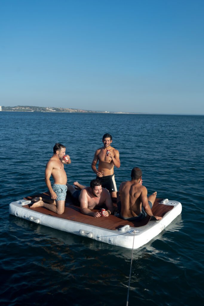 Boya de apoyo para el buceo en el río Tajo