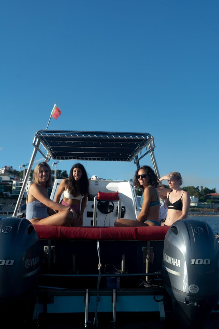 Ideal for diving and tanning in the Tagus River