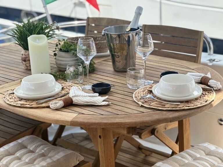 Luxury details on the deck of the Flore yacht