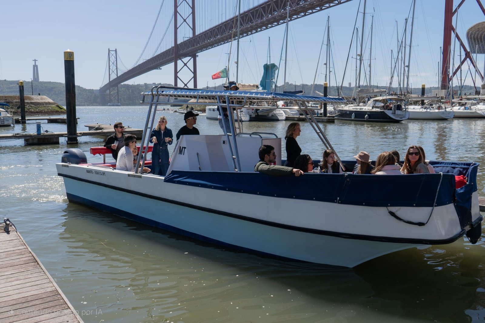 Manito saliendo de la dársena de Santo Amaro para otro paseo entre familia y amigos