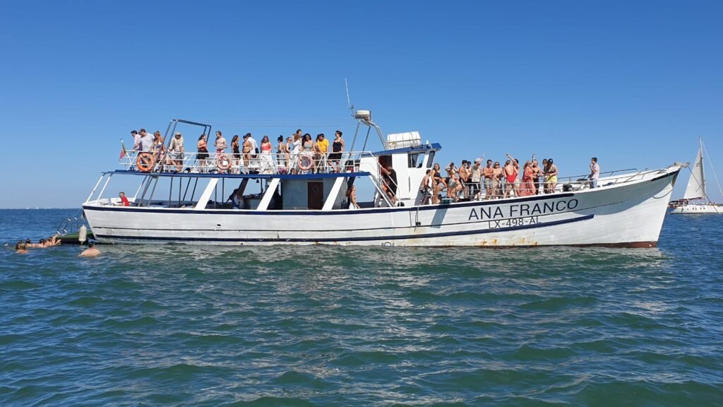 Barco com design clássico e funcional