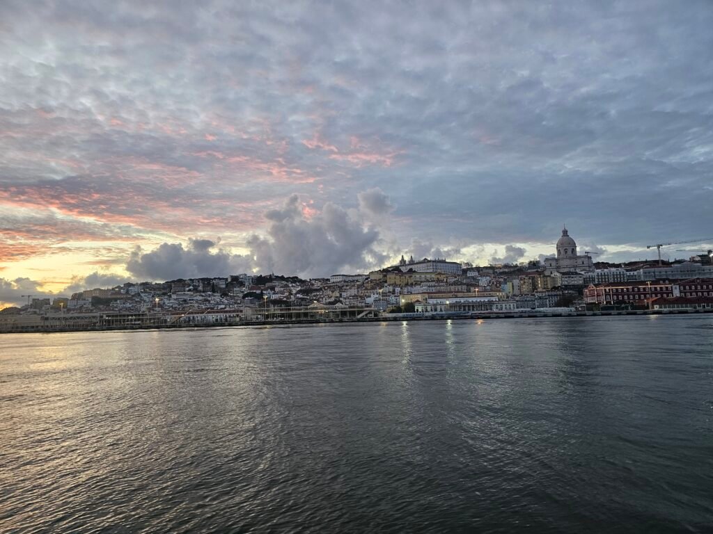 Passeio privado de barco ao final do dia