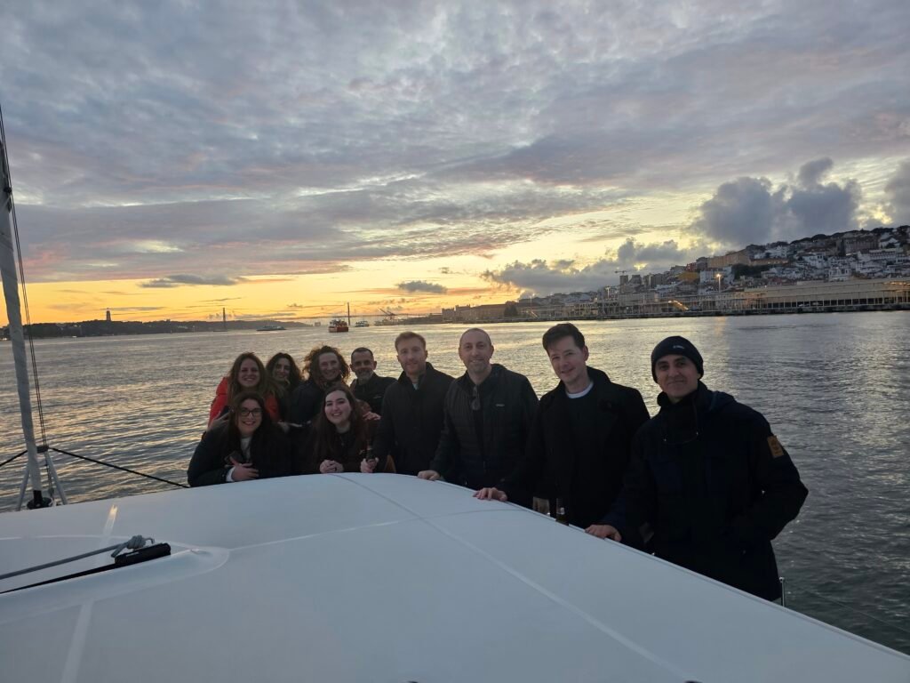 Gonzalo Suárez com os seus colaboradores