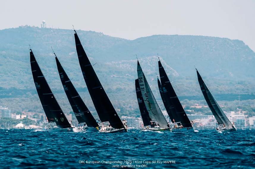 Demonstration of speed and tactics on the high seas