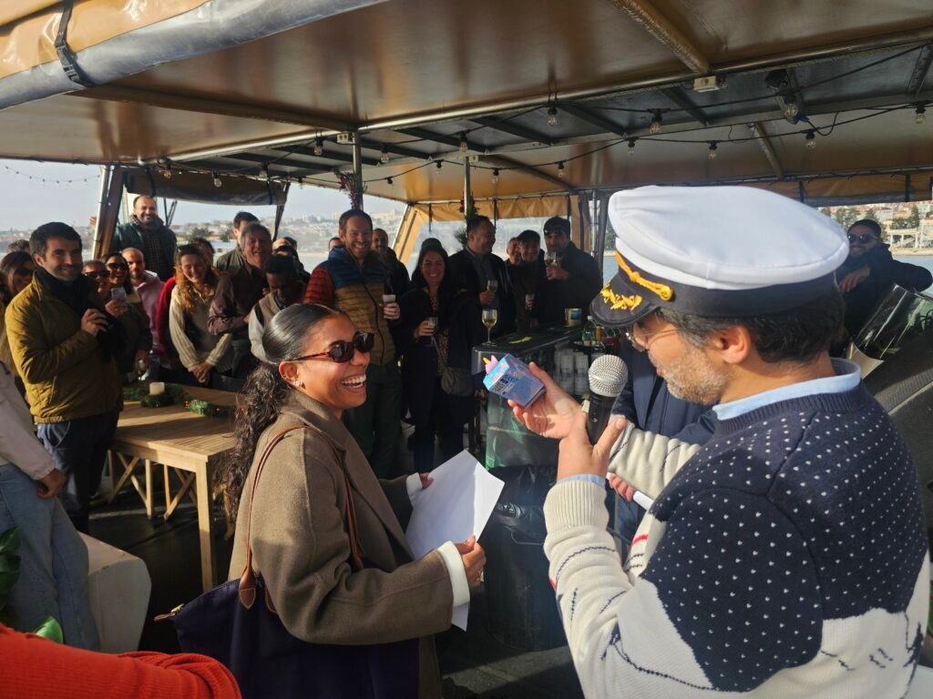 Entrega de prémios à colaboradora durante o evento