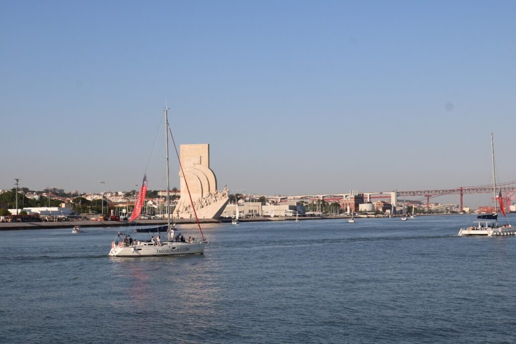 Padrão dos Descobrimentos no Rio Tejo, ao final da tarde