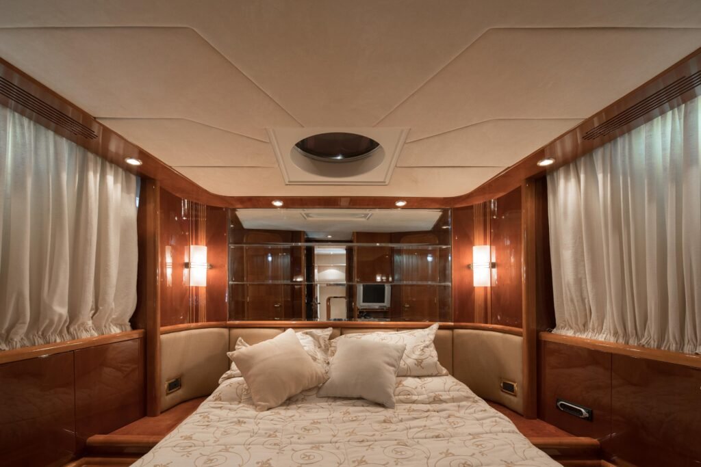 Cabine principal com cama de casal